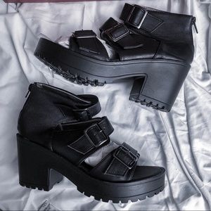 Black open toe sandal